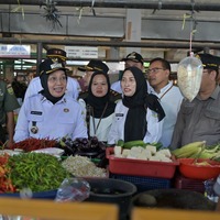cover Pj Wali Kota Jambi Sidak Pangan Jelang Idul Adha 1445 H/2024 M pastikan stok aman